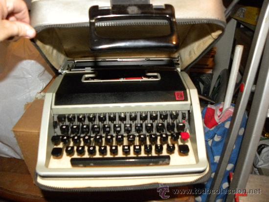 Antig&uuml;edades: maquina de escribir con funda con cremallera - Foto 1