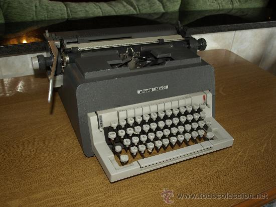 Antig&uuml;edades: maquina de escribir...................................sanjuan - Foto 3