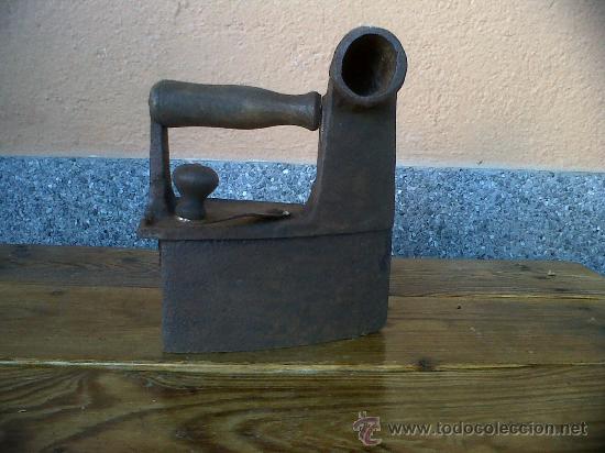Antig&uuml;edades: ANTIGUA PLANCHA DE HIERRO , A CARBON.NUM.6 - Foto 1