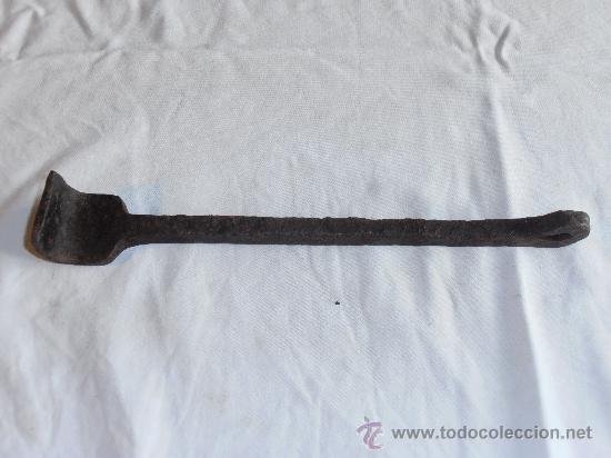 Antig&uuml;edades: MANO DE HIERRO, REMOVEDOR DE BRASAS - Foto 1