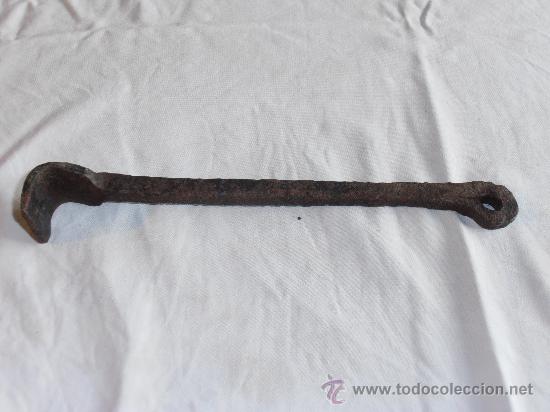 Antig&uuml;edades: MANO DE HIERRO, REMOVEDOR DE BRASAS - Foto 3