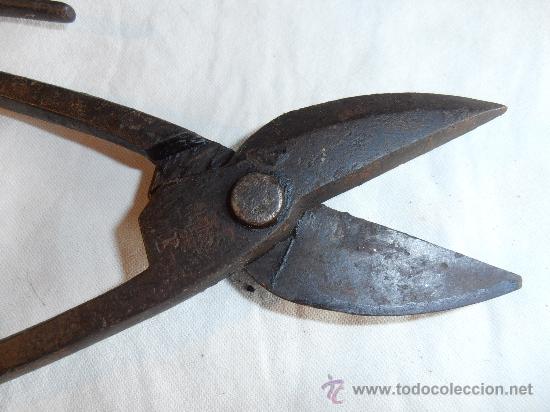 Antig&uuml;edades: TIJERA DE CORTAR LATA , 19 CM DE LARGO - Foto 4
