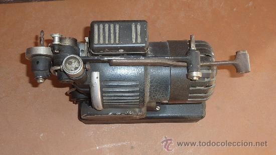 Antig&uuml;edades: Antiguo proyector debrie 16, frances. Desconozco del tema. - Foto 4