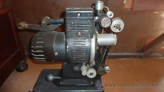 Antig&uuml;edades: Antiguo proyector debrie 16, frances. Desconozco del tema. - Foto 8