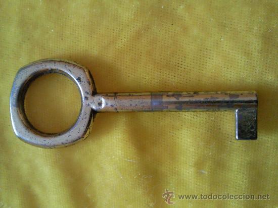 Antig&uuml;edades: antigua llave de metal indaux - Foto 1