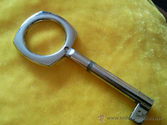 Antig&uuml;edades: llave antigua de metal indaux - Foto 2