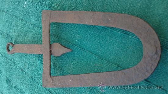 Antig&uuml;edades: PIE DE PLANCHA( PIE, SOPORTE O PLANCHERO ) - Foto 2