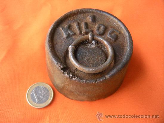 Antig&uuml;edades: ANTIGUA PESA DE HIERRO DE 1 KILO - Foto 1