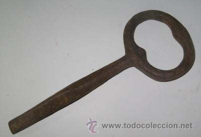 Antig&uuml;edades: ANTIGUA LLAVE DE FORJA - Foto 1