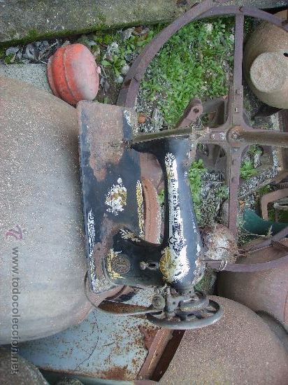 Antig&uuml;edades: MAQUINA DE COSER SINGER - Foto 1