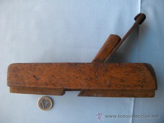 Antig&uuml;edades: ANTIGUO CEPILLO DE CARPINTERO PARA ACANALAR - Foto 1