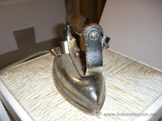 Antig&uuml;edades: Antigua plancha electrica - Foto 2