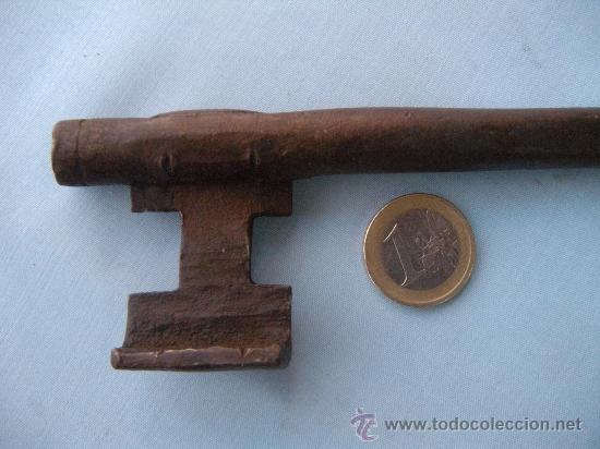 Antig&uuml;edades: GRAN LLAVE DE HIERRO FORJADO - Foto 2