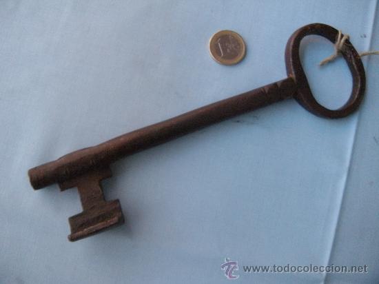 Antig&uuml;edades: GRAN LLAVE DE HIERRO FORJADO - Foto 1