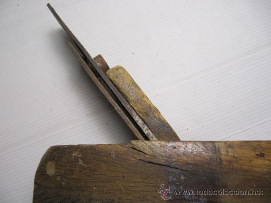 Antig&uuml;edades: Antiguo cepillo para madera 18x5x17cms - Foto 2