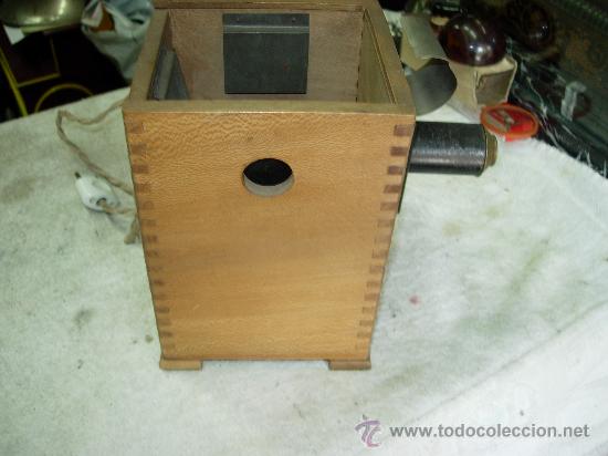 Antig&uuml;edades: Proyector rellev - Foto 6