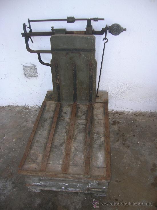 Antig&uuml;edades: BASCULA -Madera y hierro -250 Kgs. - Foto 1