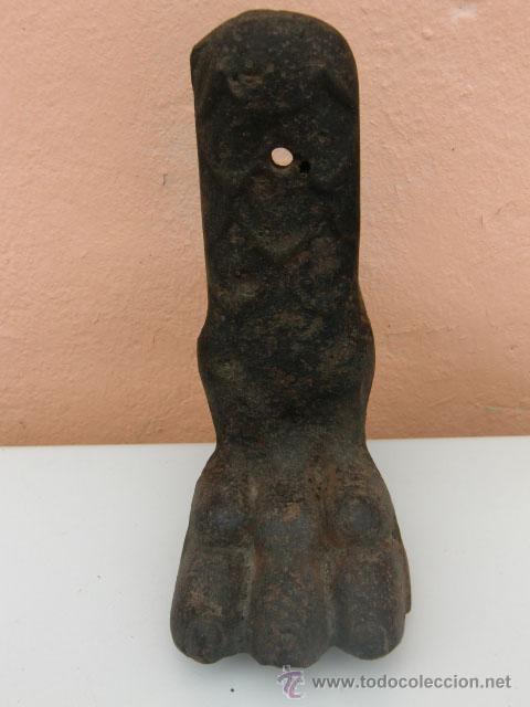 Antig&uuml;edades: Pata de animal de hierro - Foto 2