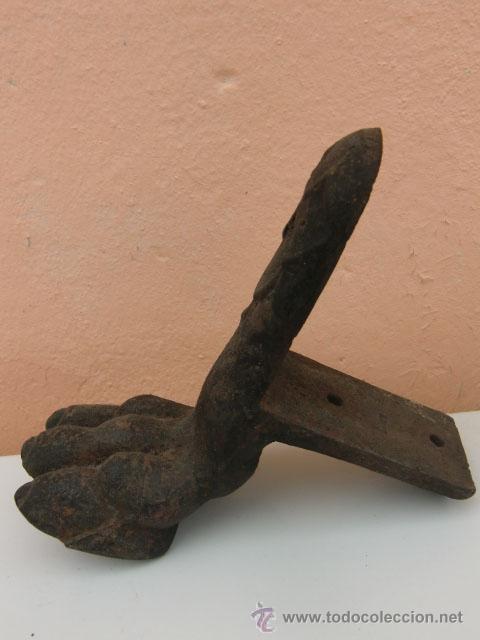 Antig&uuml;edades: Pata de animal de hierro - Foto 3
