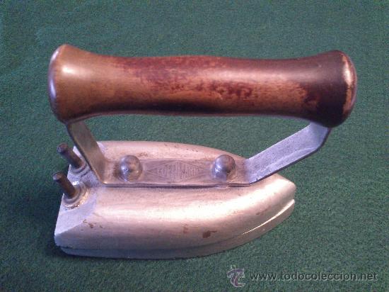 Antig&uuml;edades: Antigua Plancha Marca Edermann, Pesa Un kilo Doscientos. - Foto 2