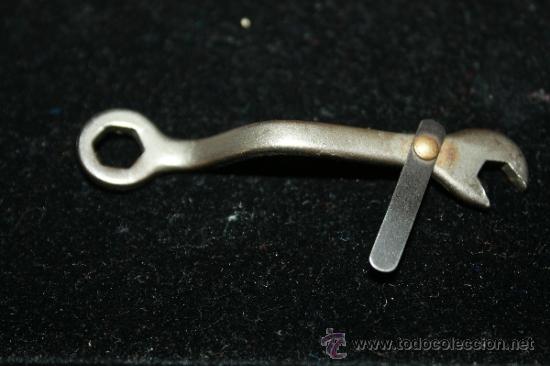 Antig&uuml;edades: MINIATURA DE LLAVE INGLESA - Foto 2