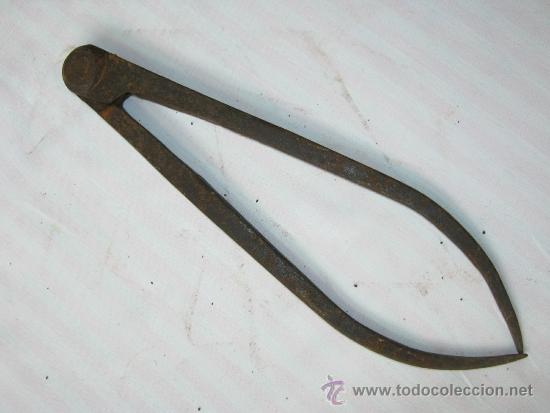 Antig&uuml;edades: ANTIGUO COMPAS DE FORJA CARPINTERO - Foto 2