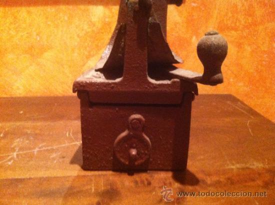 Antig&uuml;edades: Antigua plancha de carbon con chimenea - Foto 3