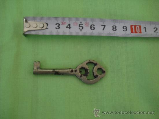 Antig&uuml;edades: Antigua llave metalica. - Foto 1