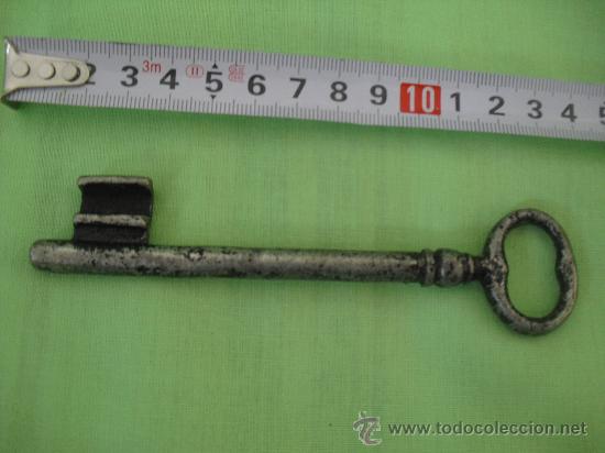Antig&uuml;edades: Antigua llave de aluminio de 13,2 cm - Foto 1