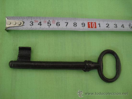 Antig&uuml;edades: Antigua llave de forja de 13 cm - Foto 1