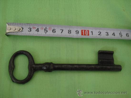 Antig&uuml;edades: Antigua llave de forja de 14 cm - Foto 1