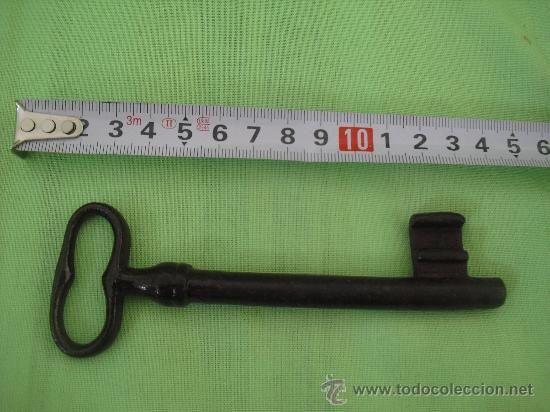 Antig&uuml;edades: Antigua llave de forja de 13 cm - Foto 1