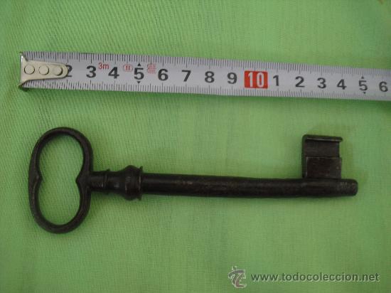 Antig&uuml;edades: Antigua llave de forja de 14 cm - Foto 1