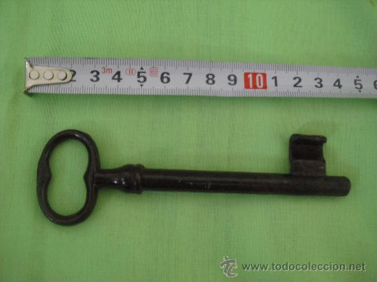 Antig&uuml;edades: Antigua llave de forja de 13,5 cm - Foto 1