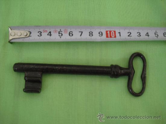 Antig&uuml;edades: Antigua llave de forja de 13 cm - Foto 1
