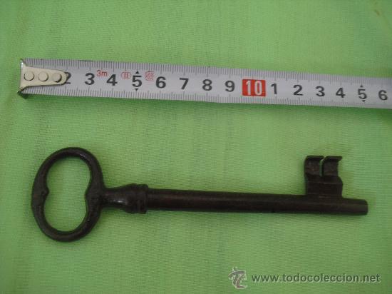 Antig&uuml;edades: Antigua llave de forja de 14 cm - Foto 1