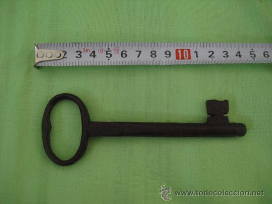 Antig&uuml;edades: Antigua llave de forja de 13,5 cm - Foto 1