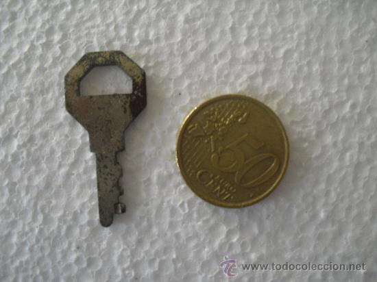 Antig&uuml;edades: Llave antigua de peque&ntilde;o tama&ntilde;o. - Foto 1