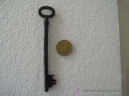 Antig&uuml;edades: Llave antigua de hierro. . - Foto 1