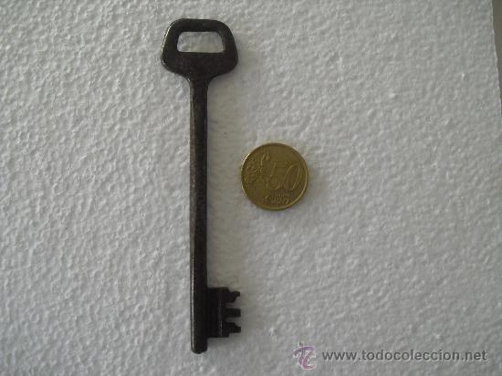 Antig&uuml;edades: Llave antigua de hierro. . - Foto 1