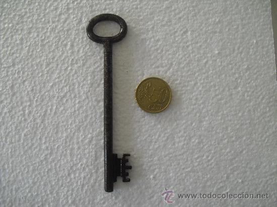 Antig&uuml;edades: Llave antigua de hierro. . - Foto 1