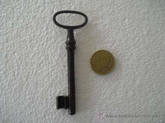 Antig&uuml;edades: Llave antigua de hierro . - Foto 1