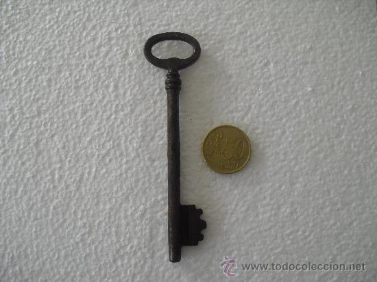 Antig&uuml;edades: Llave antigua de hierro . - Foto 1