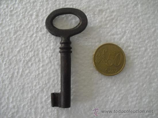 Antig&uuml;edades: Llave antigua hueca de hierro. - Foto 1