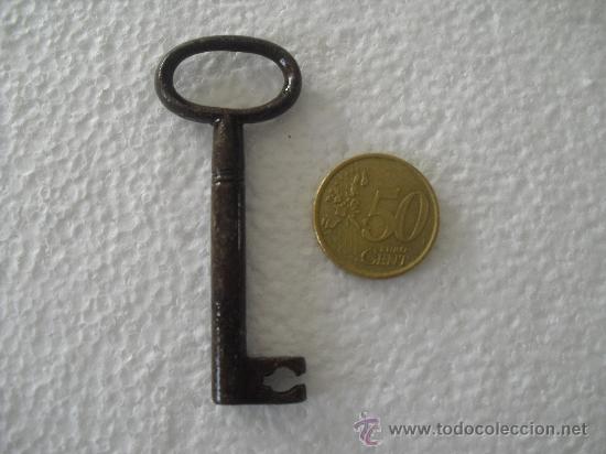 Antig&uuml;edades: Llave antigua hueca de hierro. . - Foto 1