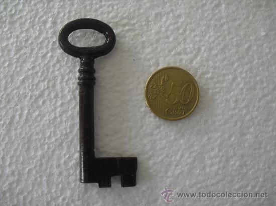 Antig&uuml;edades: Llave antigua hueca de hierro. . - Foto 1