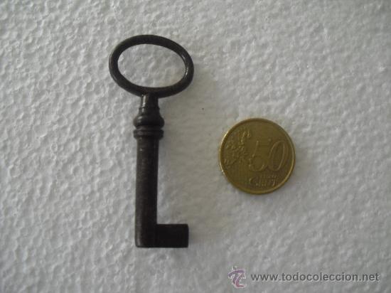 Antig&uuml;edades: Llave antigua hueca de hierro. . - Foto 1