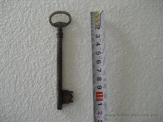 Antig&uuml;edades: Llave antigua  de hierro. . - Foto 1
