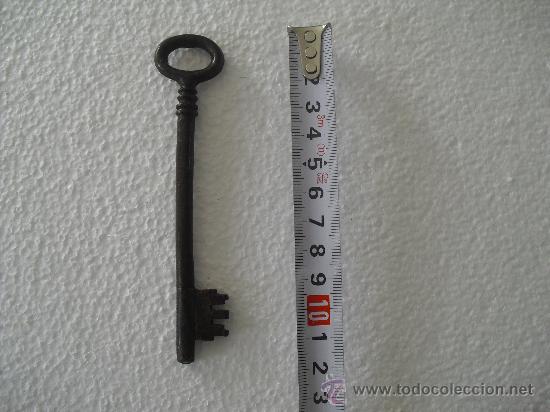 Antig&uuml;edades: Llave antigua  de hierro. . - Foto 1