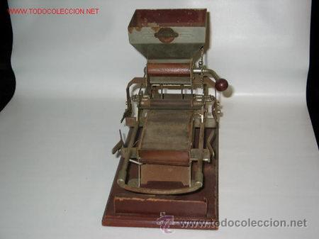 Antig&uuml;edades: MAQUINA DE LIAR CIGARRILLOS - Foto 3